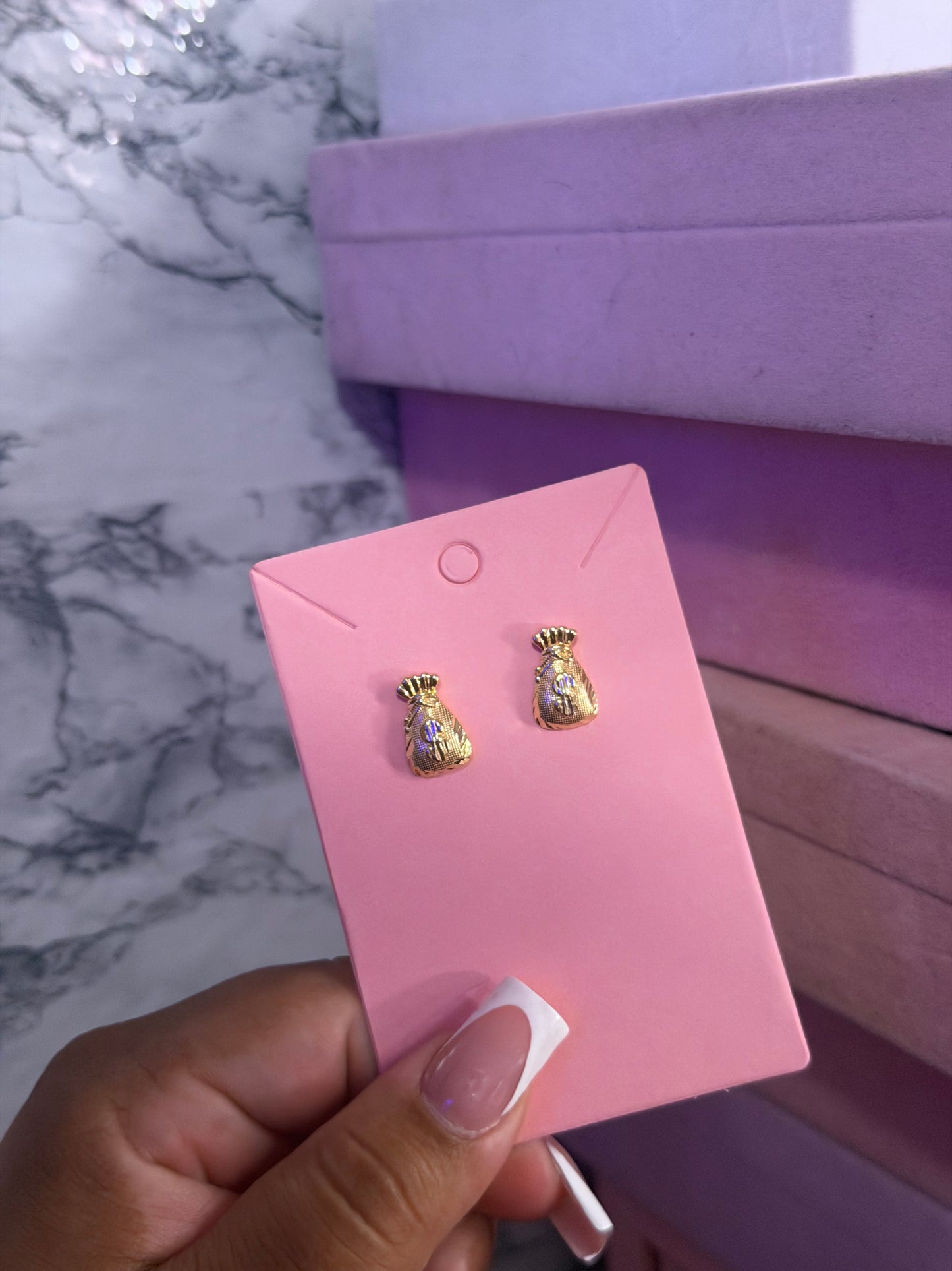 Money bag stud