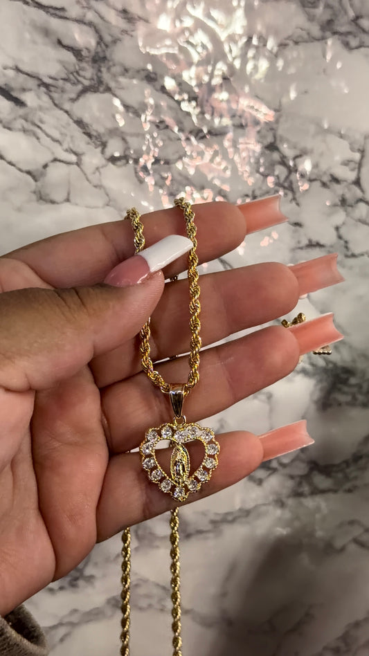 Virgencita necklace ✨