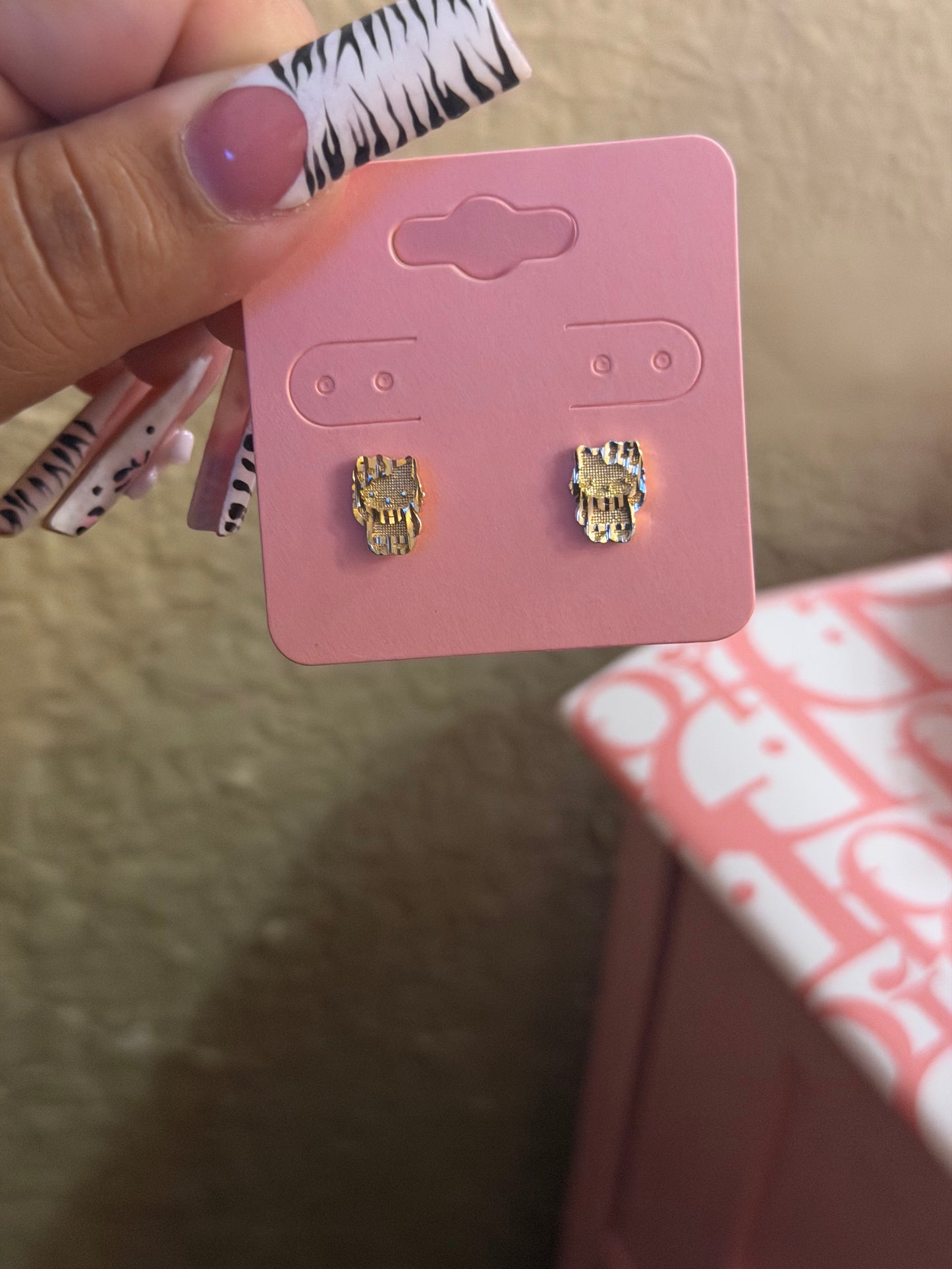 HK body studs ✨