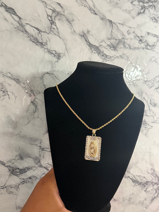 Madre Protectora chain 🌟