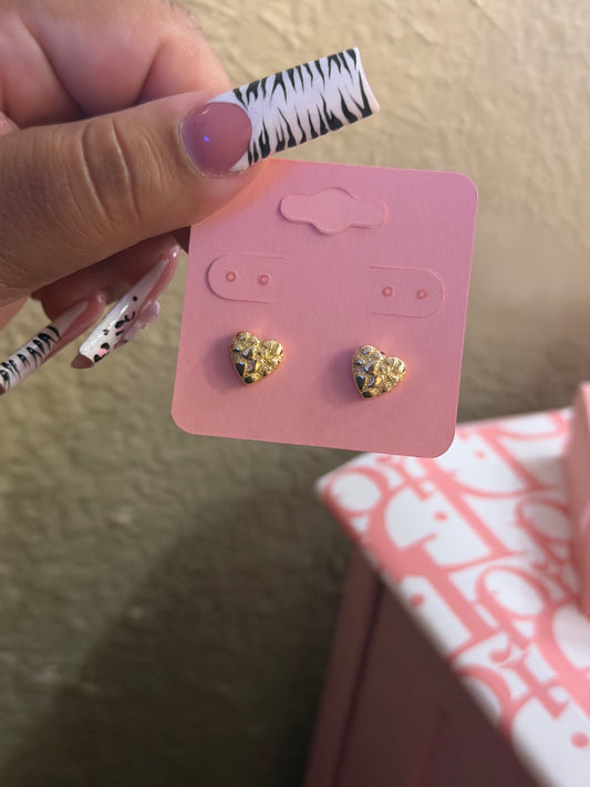 HRT NUGGET STUDS 🌟